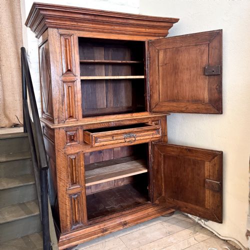 LARGE ITALIAN WALNUT CUPBOARD - ADDITIONAL PHOTO 2