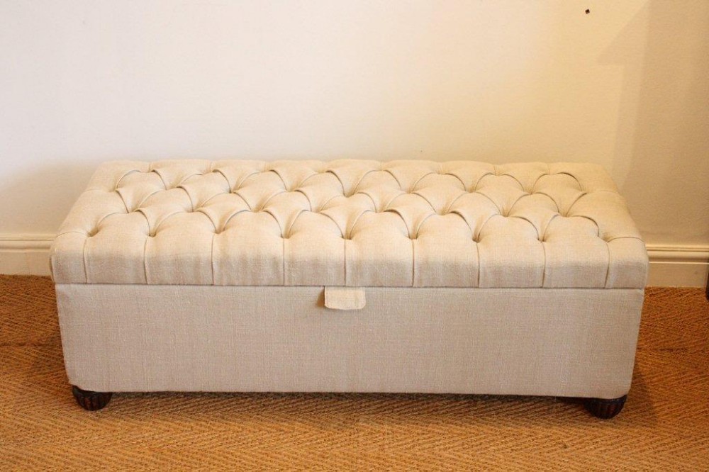 Regency deep buttoned ottoman