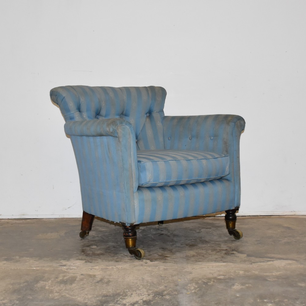 Woodstock Style Armchair View II
