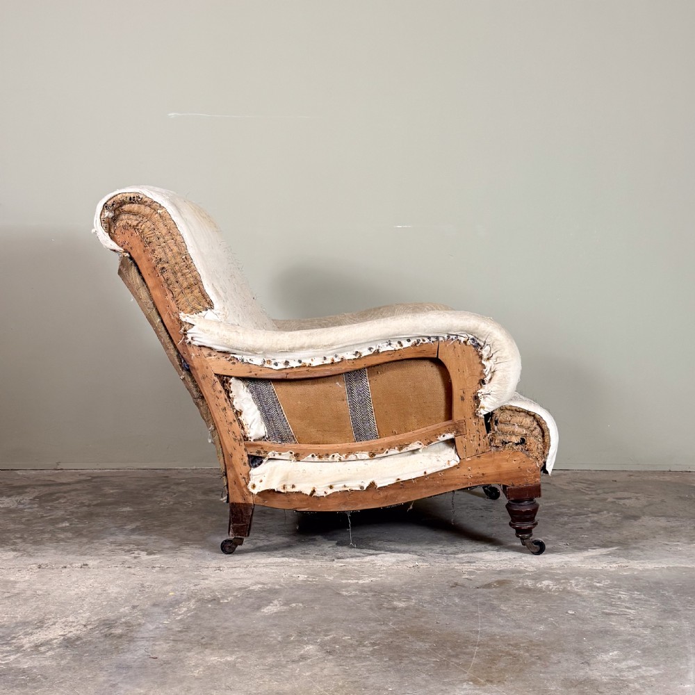 English 'P' Arm Armchair View II