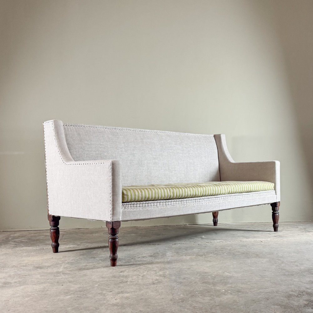 English Country House Sofa 