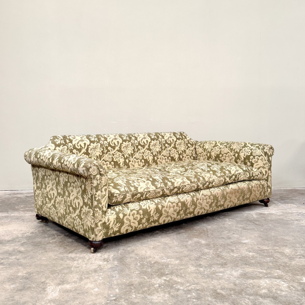 1930s English Country House Sofa 