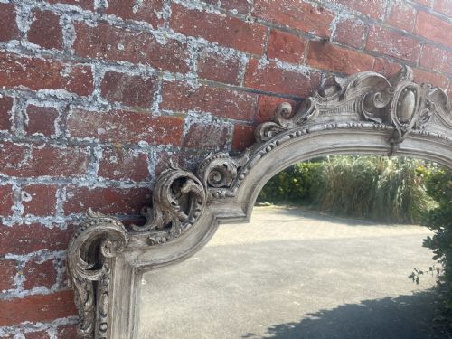 AN EXCEPTIONAL LARGE ANTIQUE ENGLISH 19TH CENTURY CARVED WOOD PAINTED SHAPED TOP MIRROR - ADDITIONAL PHOTO 3