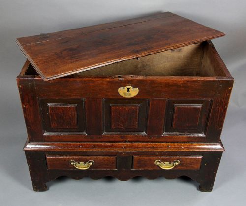 18TH CENTURY WELSH OAK COFFER BACH - ADDITIONAL PHOTO 1