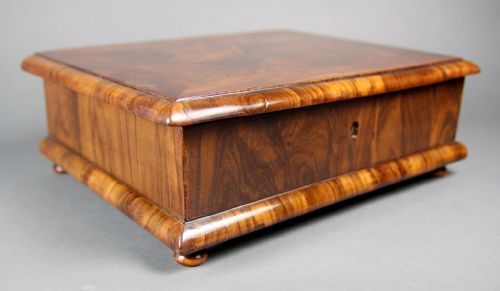 A QUEEN ANNE LABURNUM LACE BOX - ADDITIONAL PHOTO 2