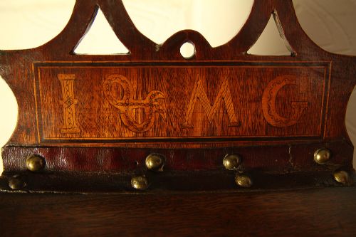 A GEORGE III MAHOGANY CANDLE BOX - ADDITIONAL PHOTO 2