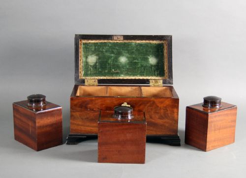 A GEORGE III MAHOGANY TEA CADDY - ADDITIONAL PHOTO 3