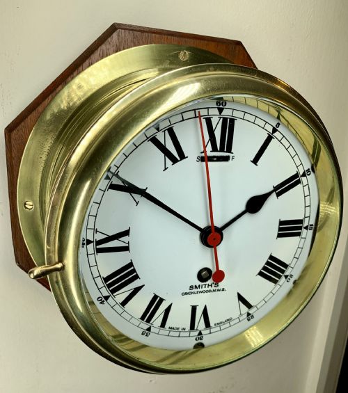 SHIPS BULKHEAD CLOCK FANTASTIC CONDITION - ADDITIONAL PHOTO 3