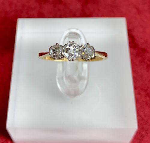 18CT THREE STONE TRILOGY DIAMOND RING OLD CUT STONES - ADDITIONAL PHOTO 6
