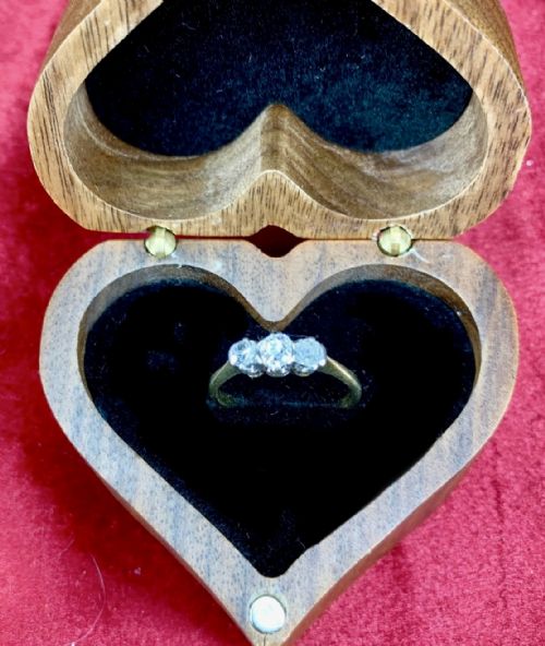 18CT THREE STONE TRILOGY DIAMOND RING OLD CUT STONES - ADDITIONAL PHOTO 8