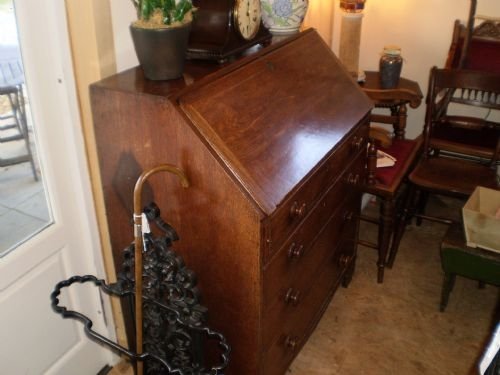Bureau Georgian Oak