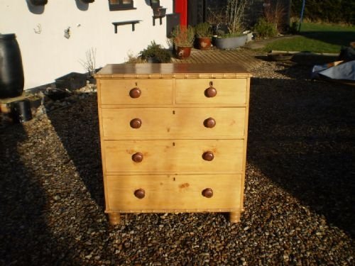 Chest of Drawers Regency Pine with Faux Bamboo Moulding