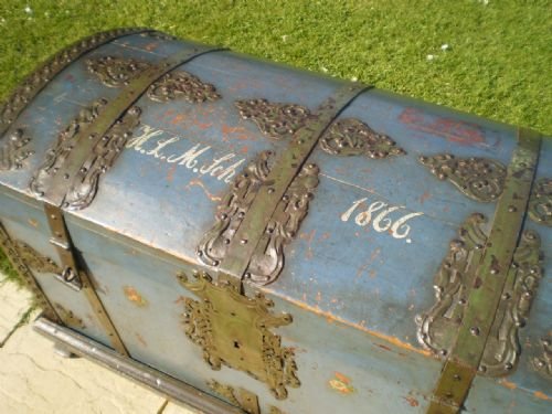 fig 1.
Chest Victorian pine Marriage chest blanket box