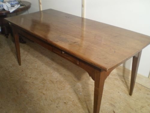 fig 4.
Table rare 18th century Applewood French