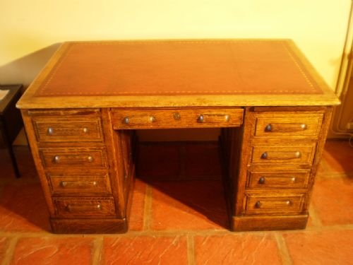 fig 2.
Desk Globe Wernicke Edwardian Oak c1910
Cloverleaf Home Interiors £55 delivery retail quality