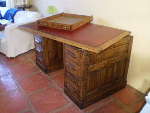fig 4.
Desk Globe Wernicke Edwardian Oak c1910
Cloverleaf Home Interiors £55 delivery retail quality