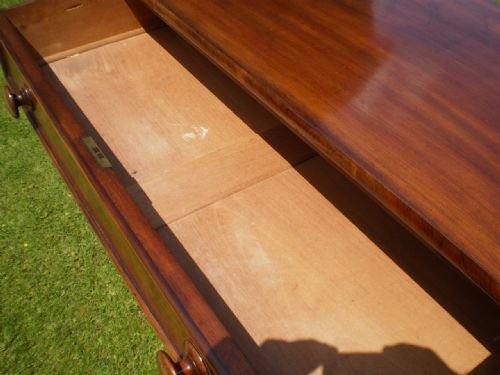 fig 3.
Chest of drawers George IV Mahogany c1825
Cloverleaf Home Interiors £45 delivery retail quality
