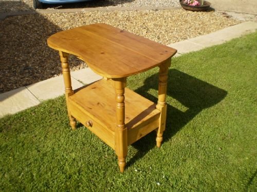 fig 3. Table Victorian pine lamp bedside
Cloverleaf Home Interiors £45 delivery retail quality