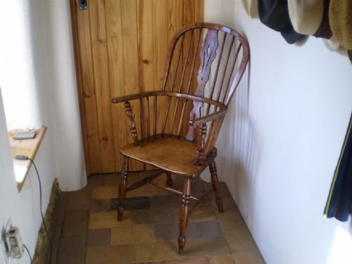 fig 4. 	
Chair Windsor early Victorian c1840 Ash Elm fruitwood
Cloverleaf Home Interiors £45 delivery retail quality
