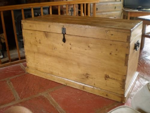 	
Chest Box Blanket Victorian Pine
cloverleaf Home Interiors £45 Delivery Retail Quality