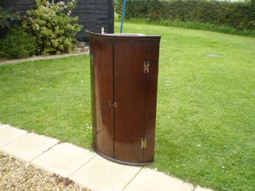 fig 1. 	
Cabinet corner George III Mahogany c1770
Cloverleaf Home Interiors £45 delivery retail quality