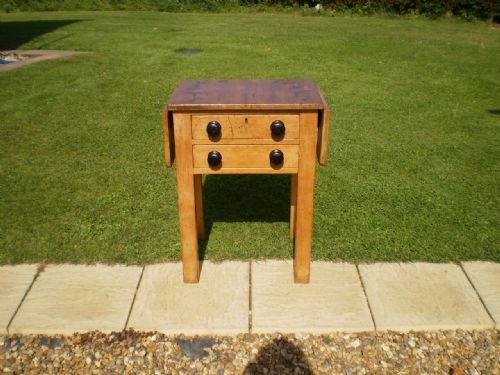 	
Table Victorian Pine Work Sewing Lamp Bedside Table
