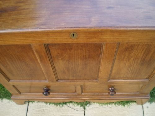 fig 4.
Chest blanket box Victorian oak Mule chest