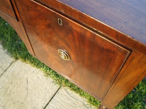 fig 2. Sideboard Regency Mahogany c1820