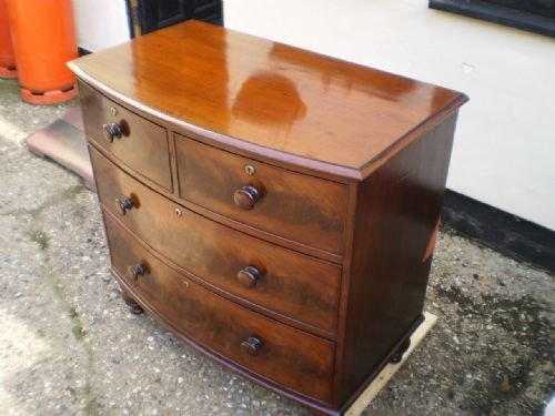 Chest of Drawers George III Small Bow Front Mahogany C 1800