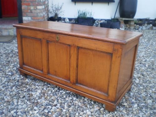 fig 4. Coffer blanket box George III Pine c1800