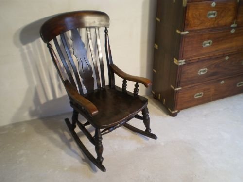 fig 4. Chair antique Windsor fiddle back Beech and Elm c1860