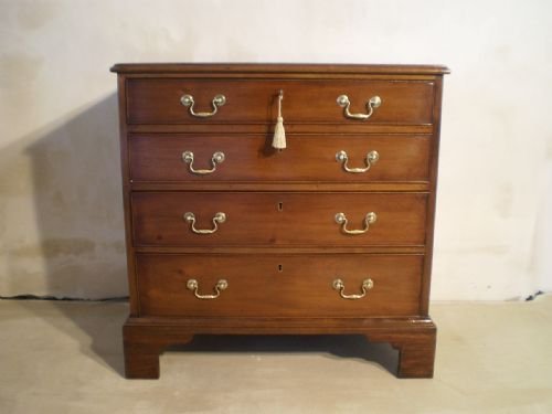 Chest of Drawers Early Victorian Small Mahogany by Druce and Co London C1840