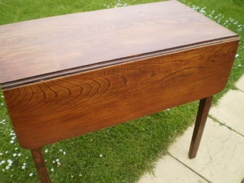 fig 3. Table Pembroke George IV Elm c1820