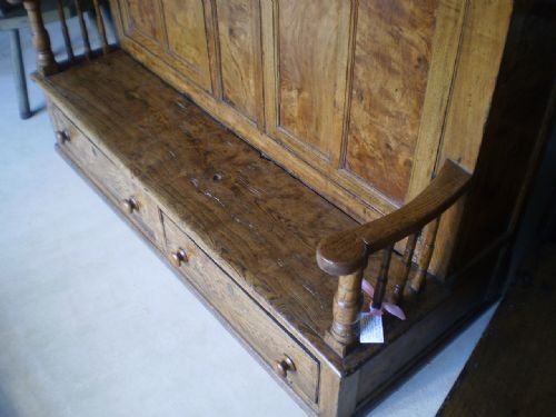 fig 2. Settle bench figured Elm bacon settle George I c1720