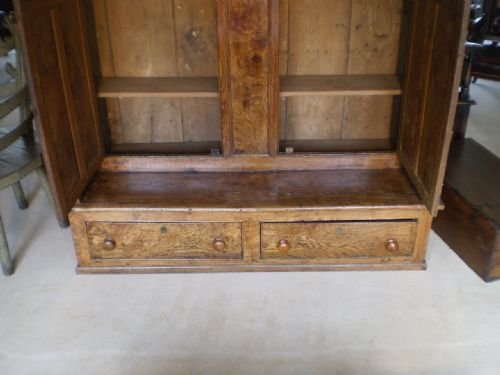 fig 3. Settle bench figured Elm bacon settle George I c1720