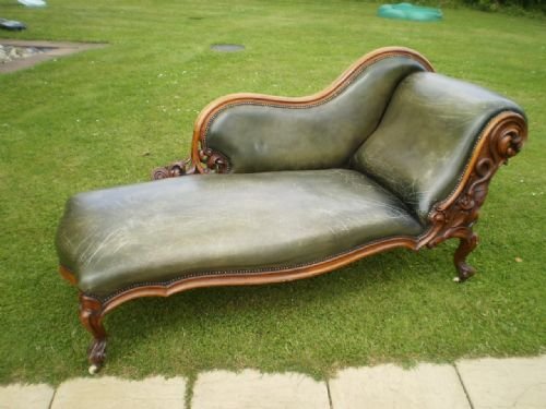Settee Sofa Chaise Longue Walnut and Leather William IV C1830