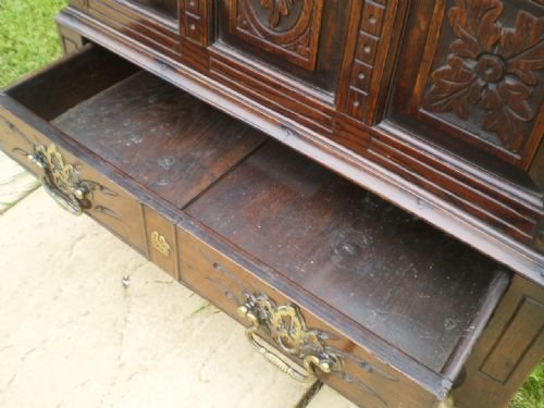 fig 4. Coffer chest blanket box Welsh Oak coffer Bach c1720