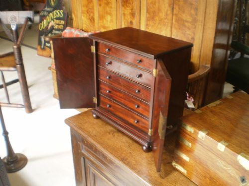 fig 2. Chest of drawers fine quality collectors chest William IV Mahogany c1830