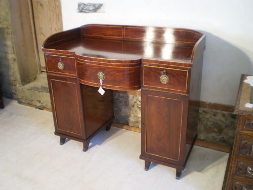 fig 1. Sideboard Regency Mahogany c1820