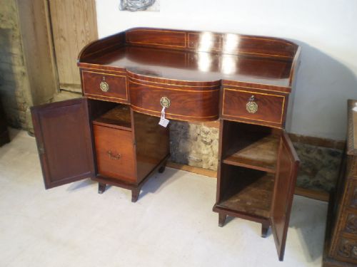 fig 3. Sideboard Regency Mahogany c1820