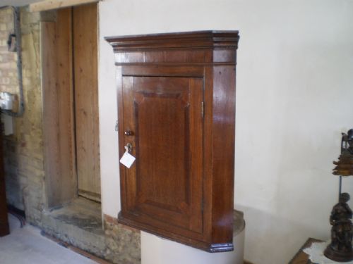 fig 2. Cupboard cabinet corner George III Oak c1800