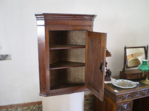 fig 3. Cupboard cabinet corner George III Oak c1800