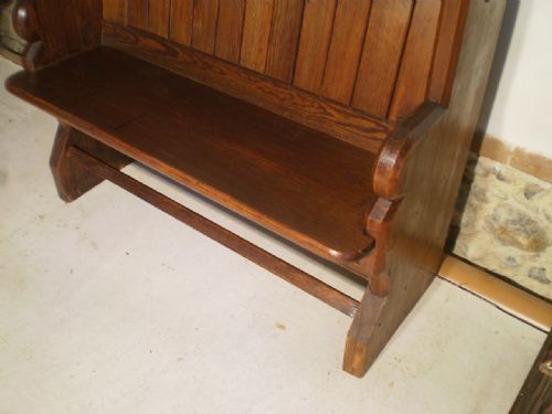 fig 3. Pew Bench settle Victorian Pitch Pine c1870