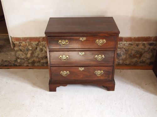Chest of Drawers George III Mahogany Small Only 26 Inches Wide C1780