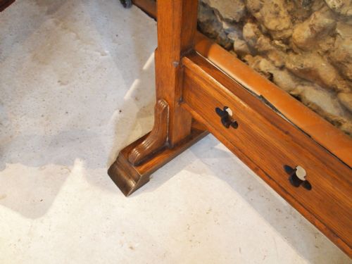 fig 3. Victorian Arts and Crafts Oak dinner gong Gothic revival Pugin influenced c1880