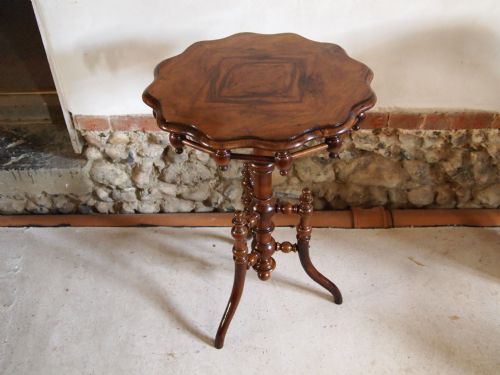 fig 1. Table lamp wine table Victorian figured Walnut exceptional quality c1870