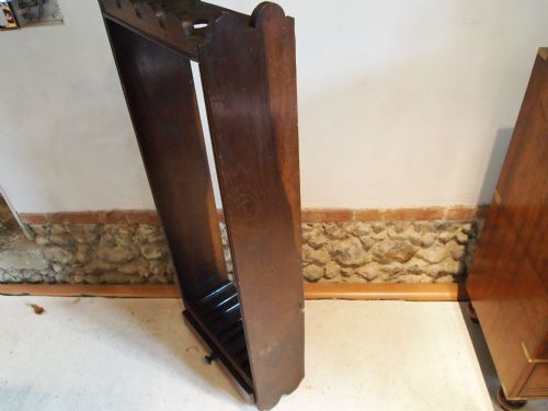 fig 4. George III Elm gun rack c1800