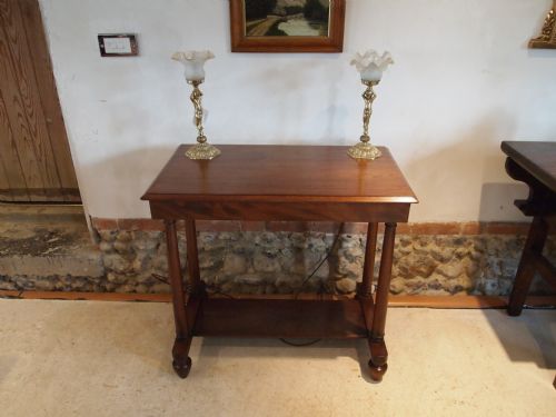 fig 3. Table Victorian Mahogany side or lamp table c1890