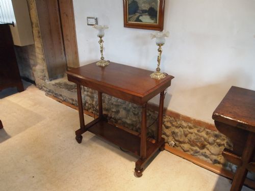 fig 4. Table Victorian Mahogany side or lamp table c1890
