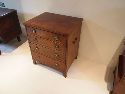 fig 1. Chest of drawers George III Mahogany c1800 small size